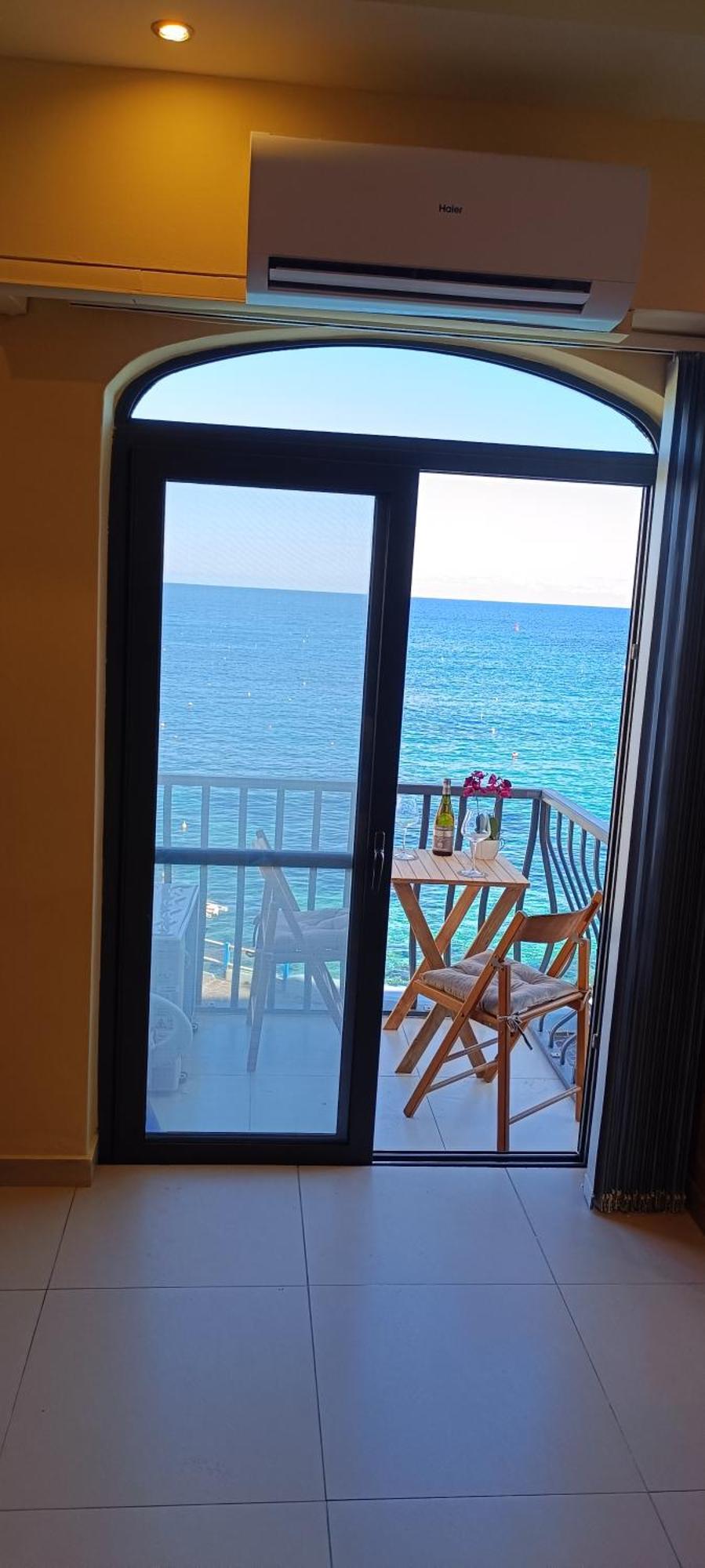 Апартаменты Marsalforn Sea Front Studio Zebbug  Экстерьер фото